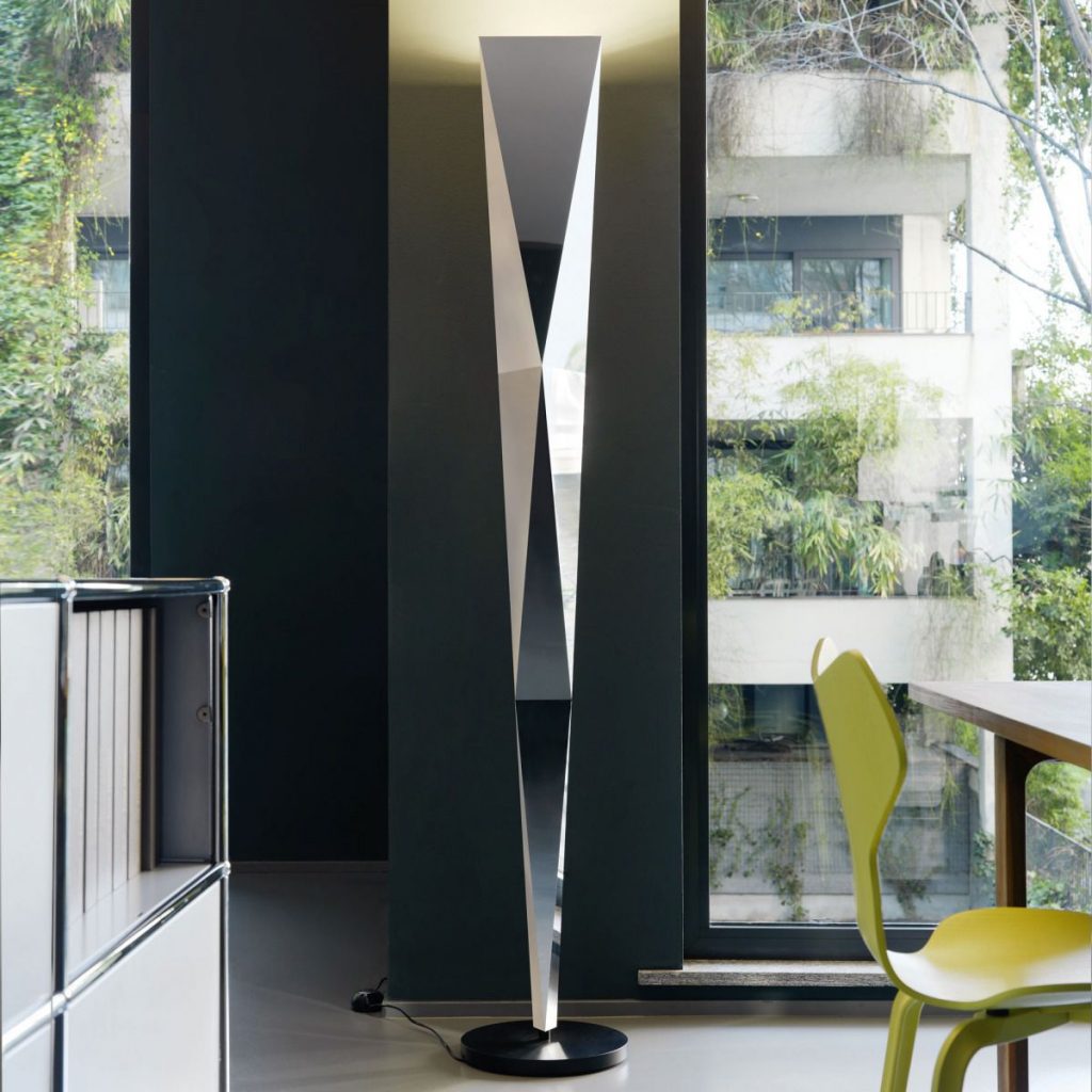 Modeling floor lamp